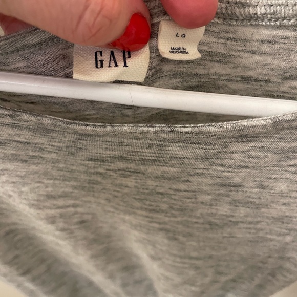 GAP tank top - Picture 2 of 3